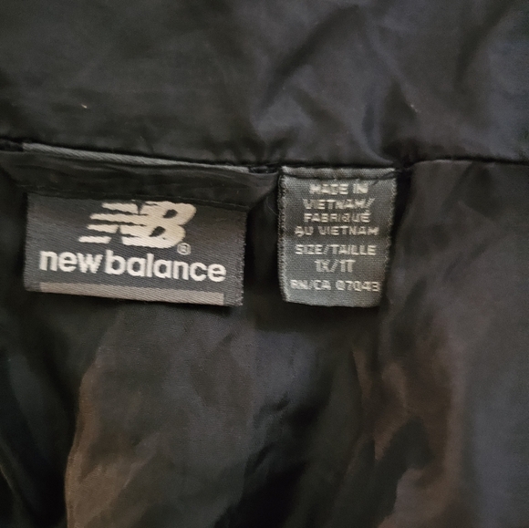 New Balance Puffer Jacket PLUS 1X Black Casual - Picture 6 of 6